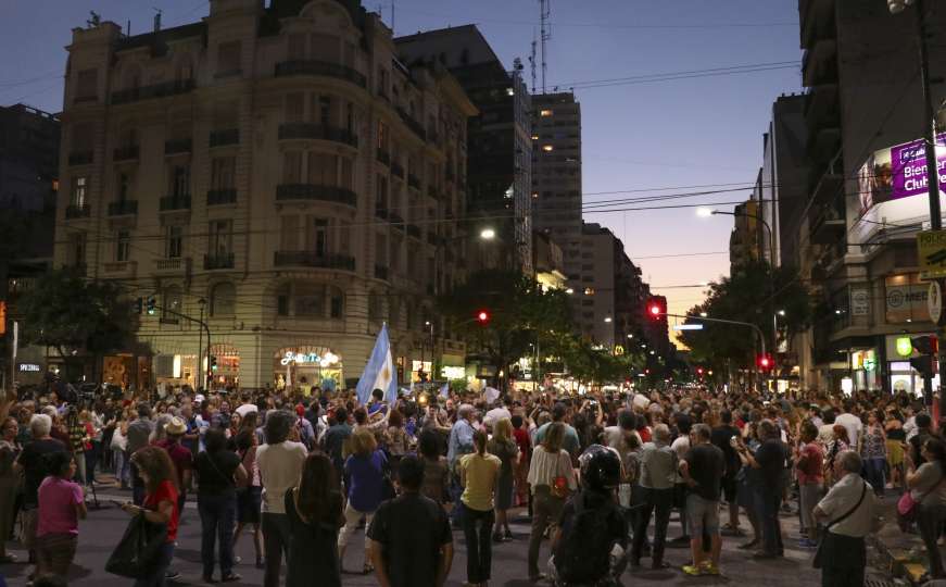 Građani Argentine izašli na ulice zbog najavljenih poskupljenja